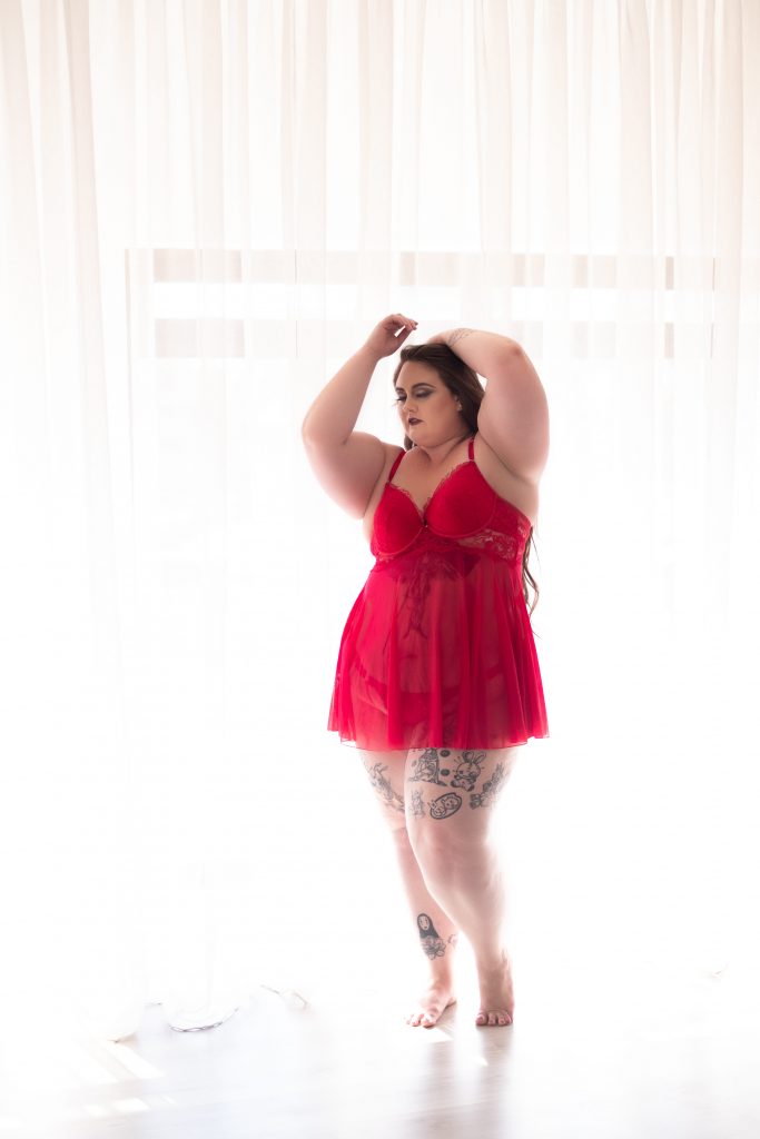 Kim's fabulous boudoir shoot. A curvy plus size boudoir. 